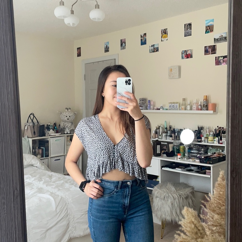 Urban Outfitters super cute Floral Crop Top